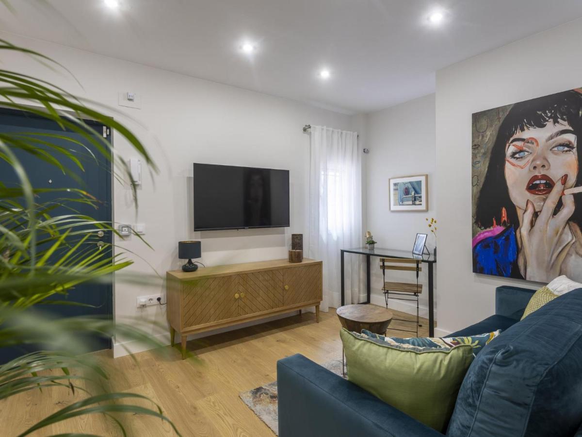 Beautiful Blue Triana Apartment Sevilla Bagian luar foto