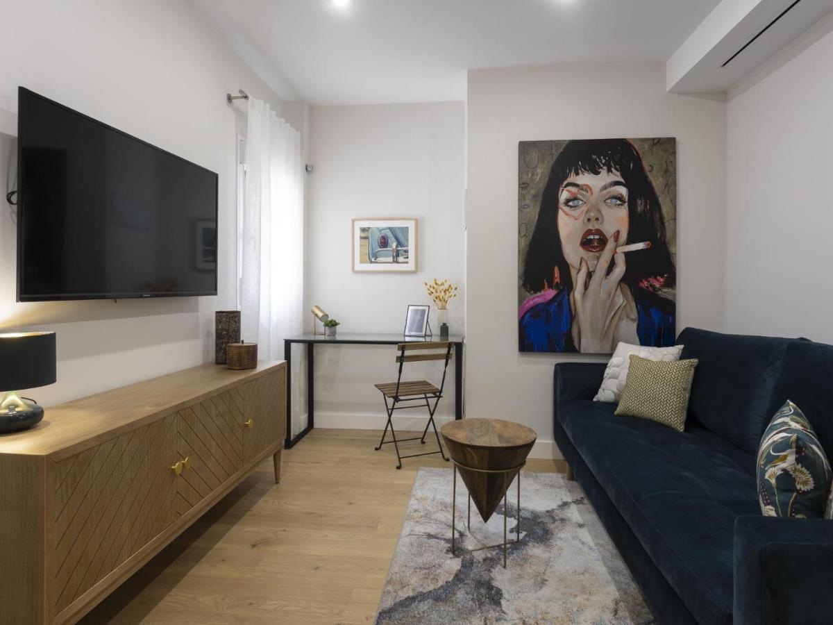 Beautiful Blue Triana Apartment Sevilla Bagian luar foto