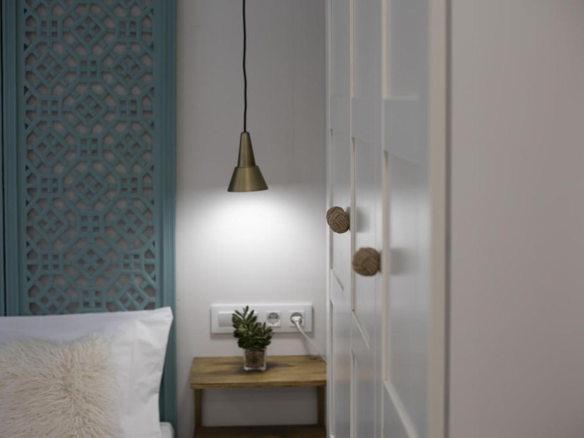 Beautiful Blue Triana Apartment Sevilla Bagian luar foto