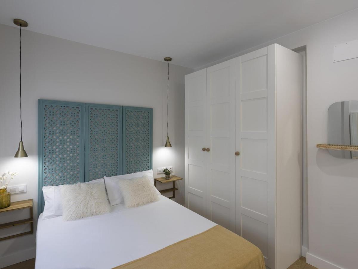 Beautiful Blue Triana Apartment Sevilla Bagian luar foto