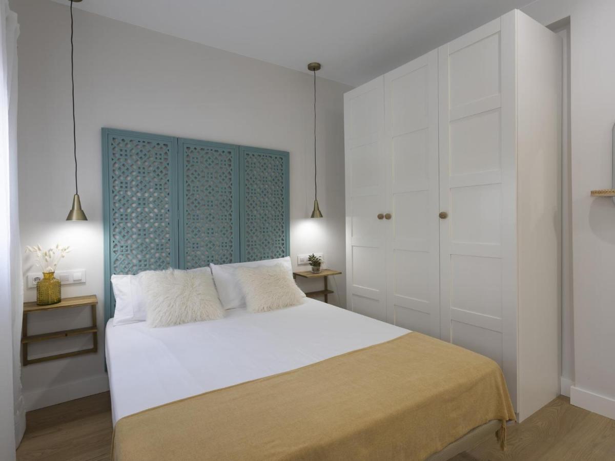 Beautiful Blue Triana Apartment Sevilla Bagian luar foto