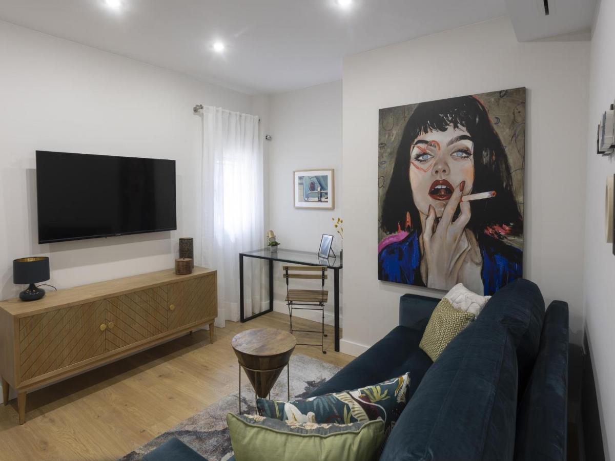 Beautiful Blue Triana Apartment Sevilla Bagian luar foto