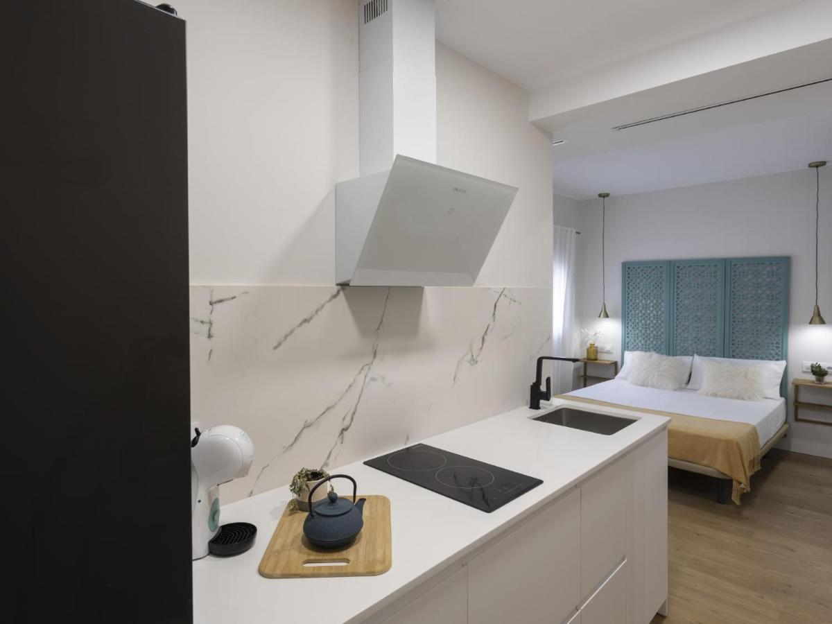 Beautiful Blue Triana Apartment Sevilla Bagian luar foto